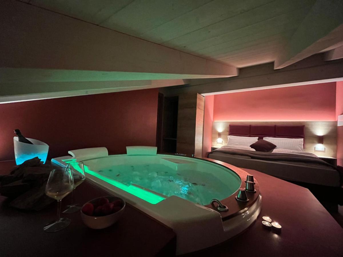Le Rocce Val Di Non - Quality Room & Breakfast Tassullo Eksteriør billede