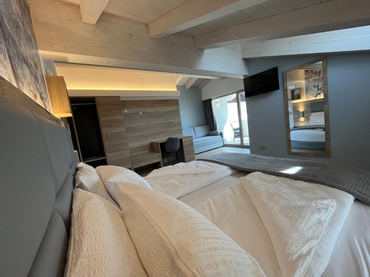 Le Rocce Val Di Non - Quality Room & Breakfast Tassullo Eksteriør billede