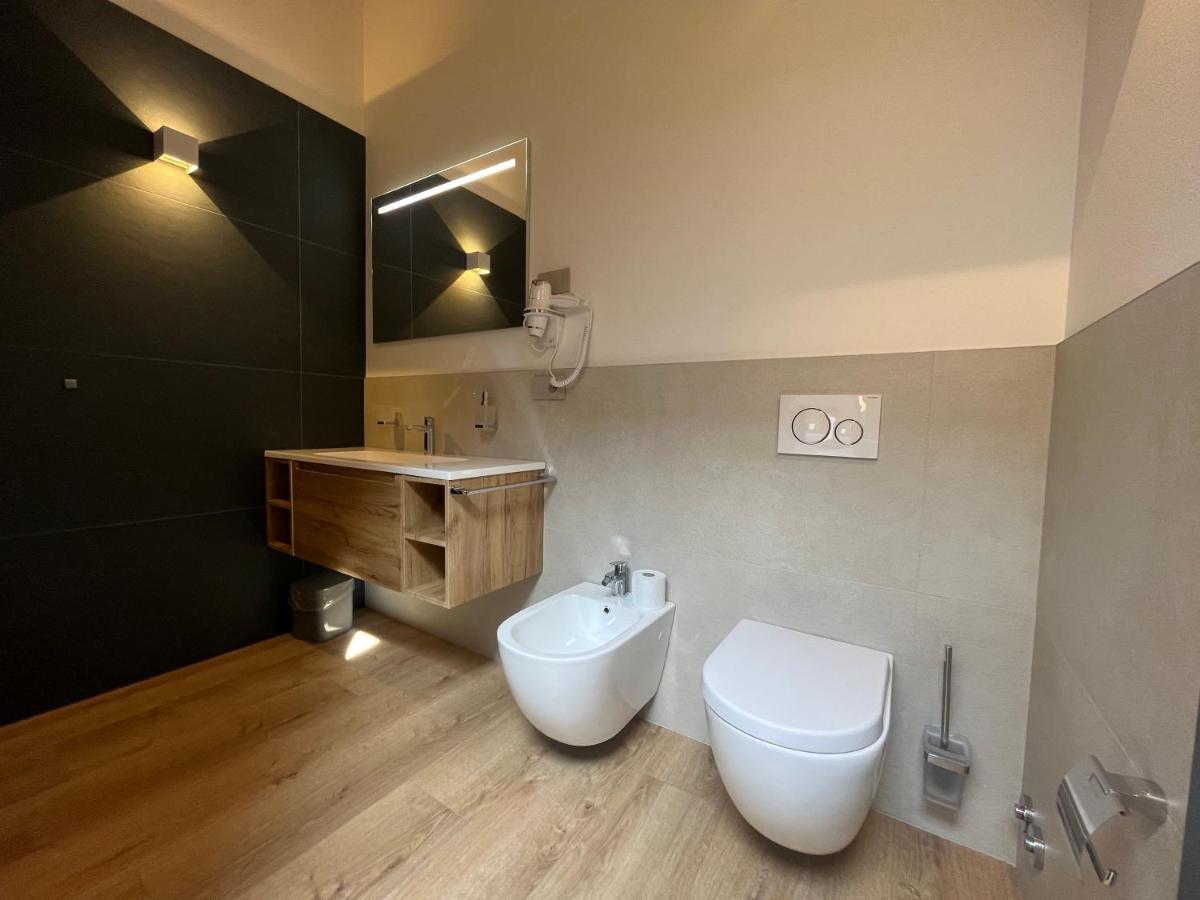 Le Rocce Val Di Non - Quality Room & Breakfast Tassullo Eksteriør billede