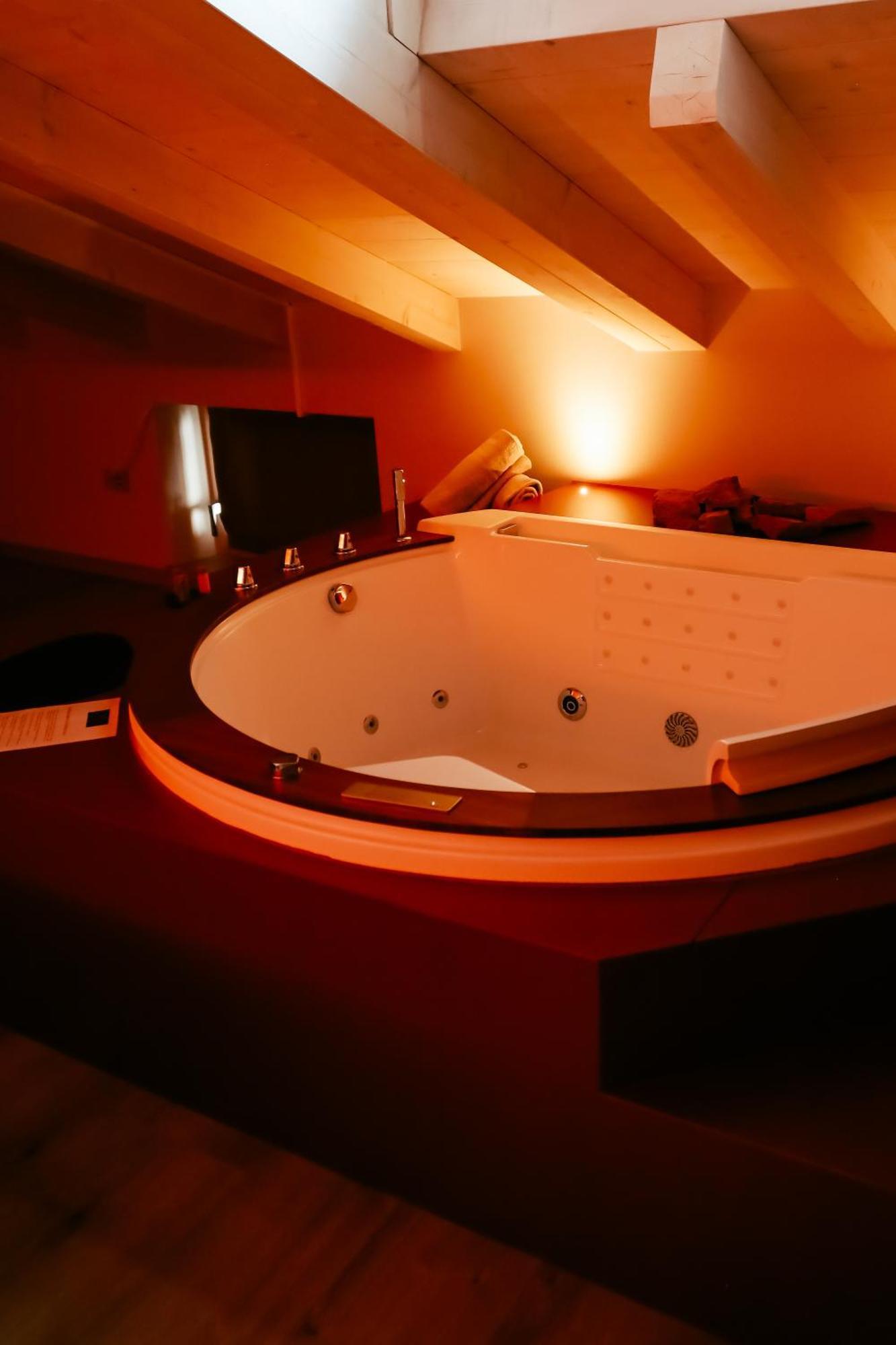 Le Rocce Val Di Non - Quality Room & Breakfast Tassullo Eksteriør billede